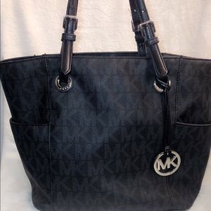 Micheal kors purse